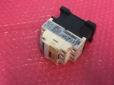 Telemecanique CAD32  24V