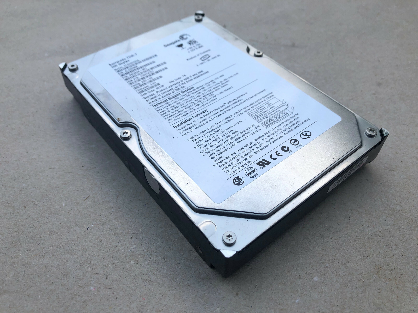 Seagate ST3200822A   9W2844-301 IDE