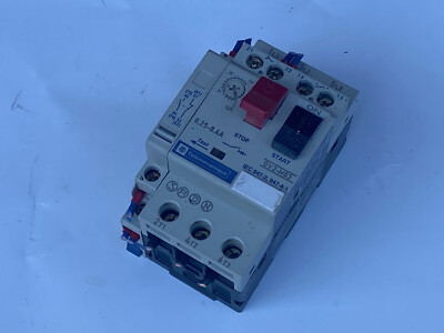 Universal Universal GV2-M03 GV2-AN11 used part